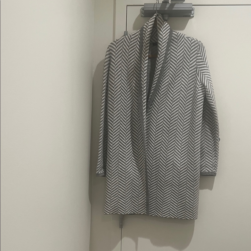 Ann Taylor Chevron Pattern Cardigan in Black and White